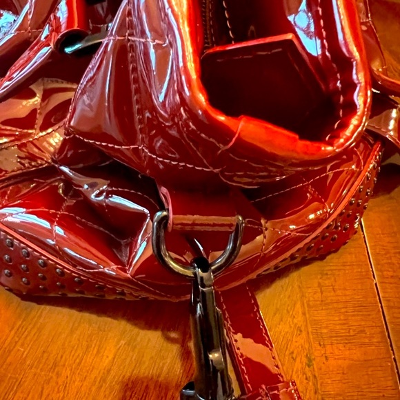AUTHENTIC BURBERRY LARGE BURGUNDY PATENT LEATHER BAG WITH SHOULDER STRAP - Picture 13 of 14
